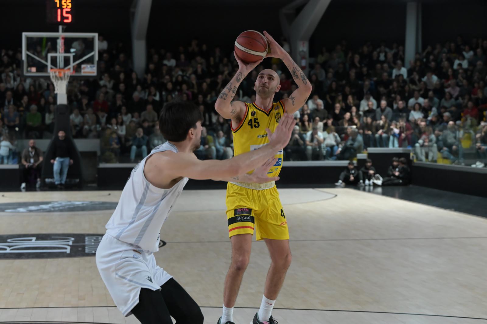 Allianz Pazienza senza paura nella tana della Paperdi ma la vittoria è di Caserta