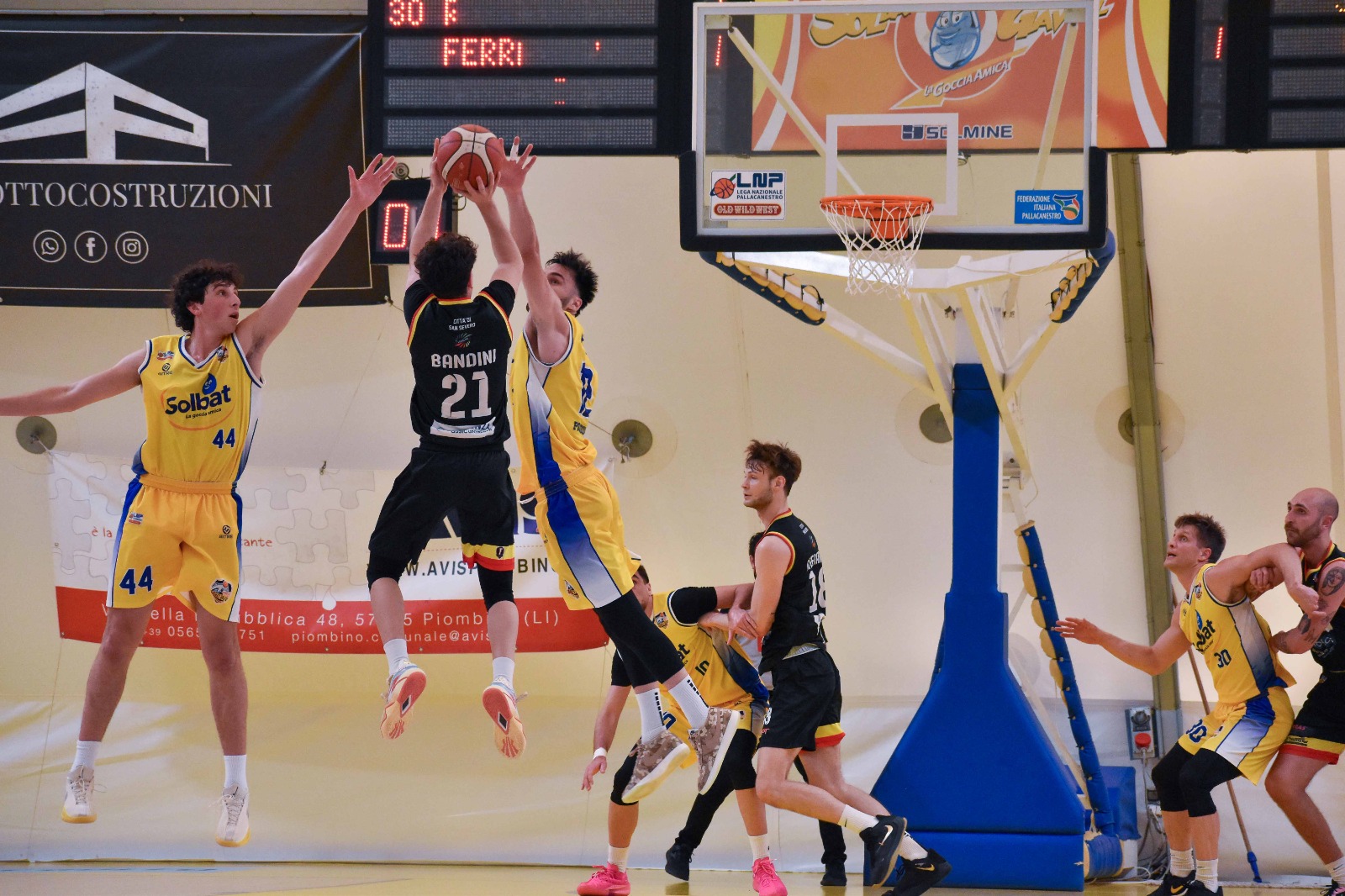 La Cestistica cade a Piombino. I Neri blindano il quinto posto e chiudono a 46 punti